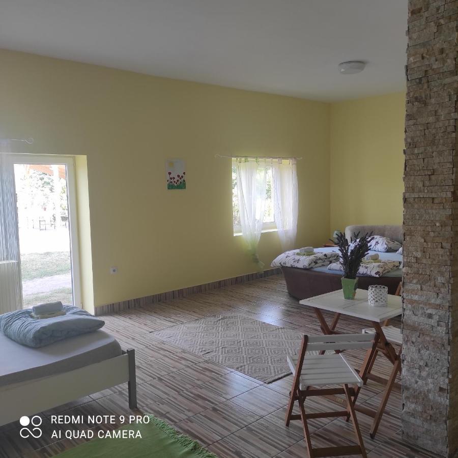 Mirella33 Palić Exterior foto